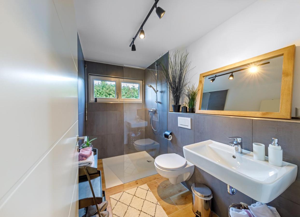Tiny Cubus Villa Osterhofen Eksteriør billede